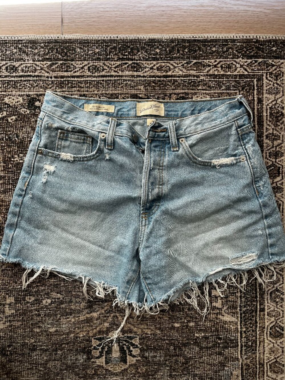 Universal Thread Mid-Rise 90s Baggy Denim Shorts Size 2
